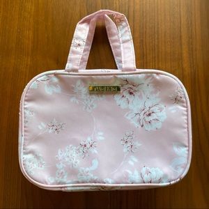 Yumikim Toiletry Bag